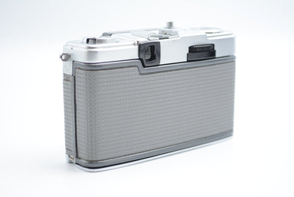 Olympus Pen EE-2 with D.Zuiko 28mm F3.5