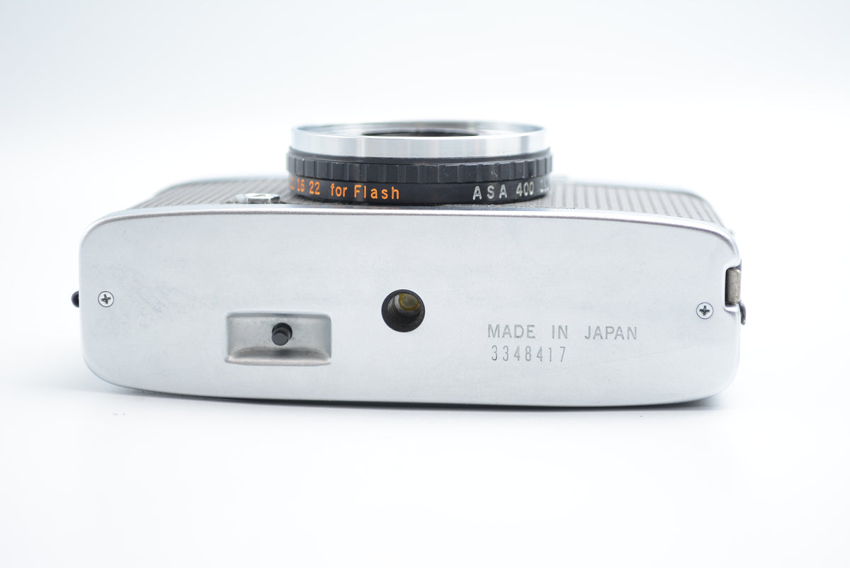 Olympus Pen EE-2 with D.Zuiko 28mm F3.5