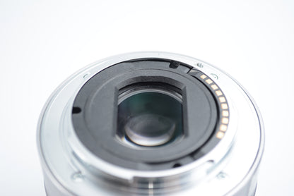 Sony SEL1855 E 18-55mm  F3.5-5.6 OSS Silver