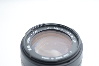 Sigma AF Zoom 100-300mm F4.5-6.7 UC for Pentax K