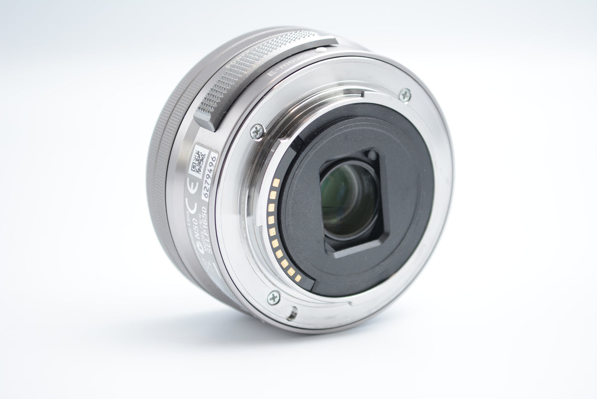 Sony SELP1650 E PZ 16-50mm F3.5-5.6 OSS Silver