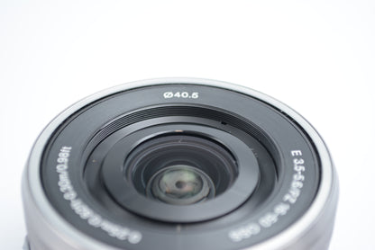 Sony SELP1650 E PZ 16-50mm F3.5-5.6 OSS Silver