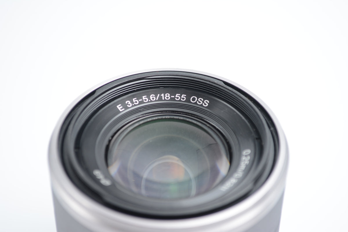 Sony SEL1855 18-55mm F3.5-5.6 OSS Silver