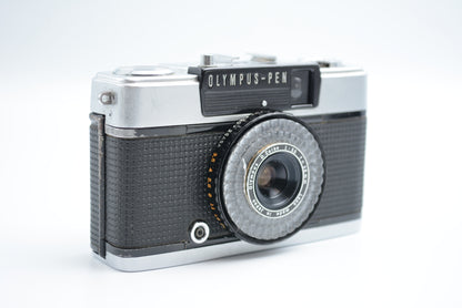 Olympus Pen EE-3 with D.Zuiko 28mm F3.5
