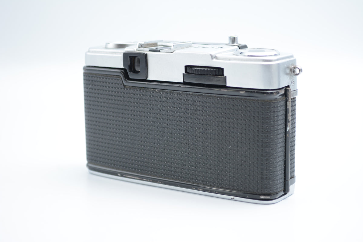 Olympus Pen EE-3 with D.Zuiko 28mm F3.5