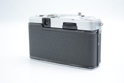 Olympus Pen EE-3 with D.Zuiko 28mm F3.5