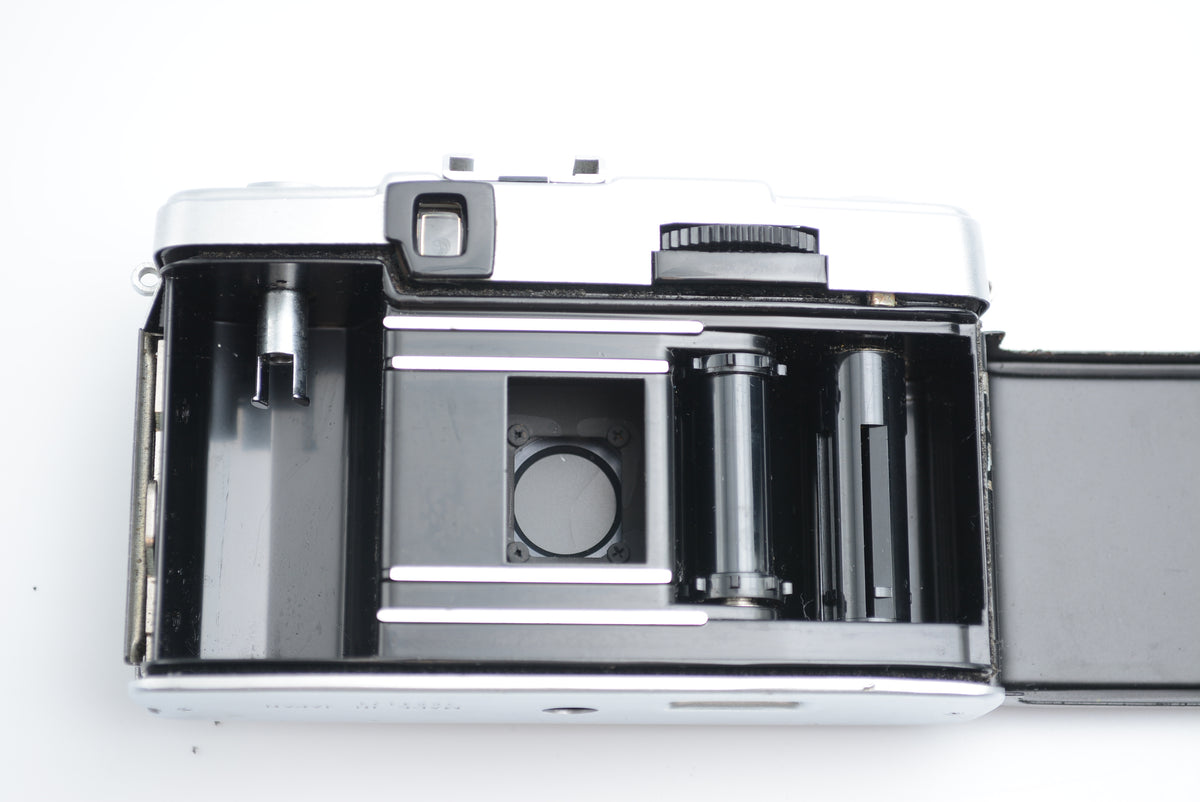 Olympus Pen EE-3 with D.Zuiko 28mm F3.5