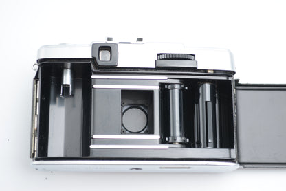 Olympus Pen EE-3 with D.Zuiko 28mm F3.5